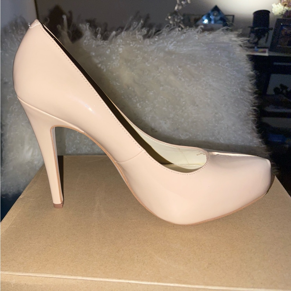 NWT Size 9 Jessica Simpson Heels